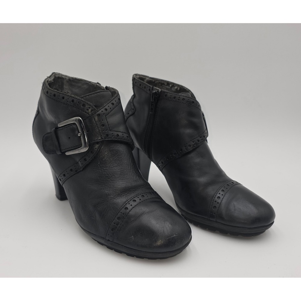 Aerosoles Monument Black Leather Brogue Buckle Ankle Boots Heels Women's 6.5M